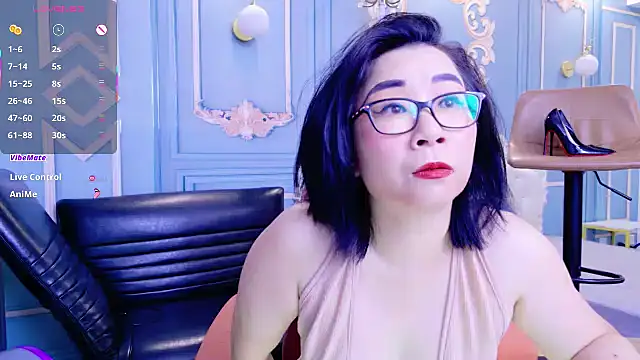 Snapshot of LucianaMe chatting on 06-30-26, 02:23 LucianaMe online show from 06-30-26, 02:23