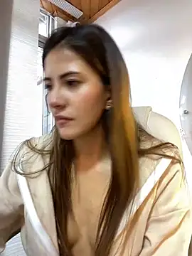 Snapshot of Andrea18_blonde chatting on 02-22-25, 03:58 Andrea18 blonde online show from 02-22-25, 03:58