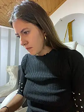 Snapshot of Andrea18_blonde chatting on 03-17-25, 10:49 Andrea18 blonde online show from 03-17-25, 10:49