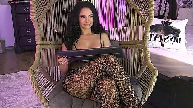 Snapshot of Amber_Luna chatting on 03-13-25, 12:35 Amber Luna online show from 03-13-25, 12:35