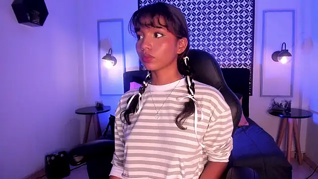 Gigi Strawberry online show from 03-14-25, 04:32