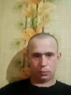 Snapshot of alex_brow_n chatting on 02-01-25, 01:41 alex brow n online show from 02-01-25, 01:41