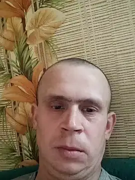 Snapshot of alex_brow_n chatting on 02-02-25, 07:09 alex brow n online show from 02-02-25, 07:09