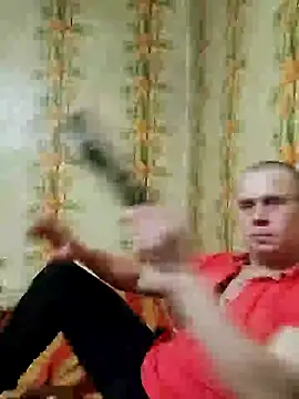 Snapshot of alex_brow_n chatting on 02-03-25, 04:10 alex brow n online show from 02-03-25, 04:10