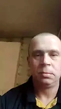 Snapshot of alex_brow_n chatting on 02-04-25, 09:17 alex brow n online show from 02-04-25, 09:17