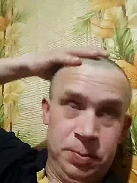 Snapshot of alex_brow_n chatting on 02-04-25, 04:08 alex brow n online show from 02-04-25, 04:08