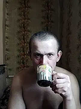 Snapshot of alex_brow_n chatting on 02-23-25, 09:44 alex brow n online show from 02-23-25, 09:44