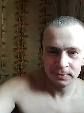 Snapshot of alex_brow_n chatting on 02-25-25, 10:04 alex brow n online show from 02-25-25, 10:04