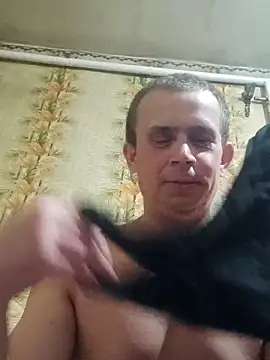 Snapshot of alex_brow_n chatting on 03-13-25, 08:43 alex brow n online show from 03-13-25, 08:43