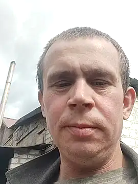 Snapshot of alex_brow_n chatting on 03-20-25, 10:10 alex brow n online show from 03-20-25, 10:10