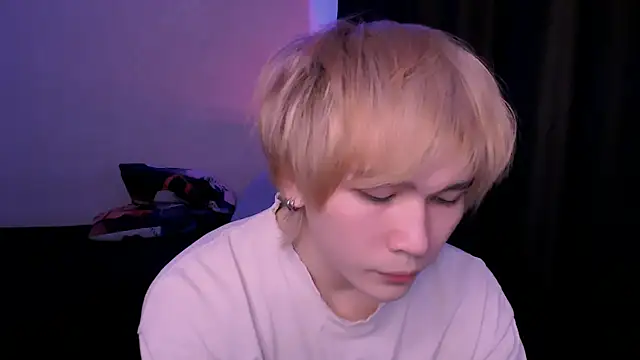 Snapshot of rennnuts chatting on 02-07-26, 01:59 rennnuts online show from 02-07-26, 01:59