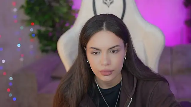 Snapshot of Milana_angell chatting on 03-21-25, 08:06 Milana angell online show from 03-21-25, 08:06