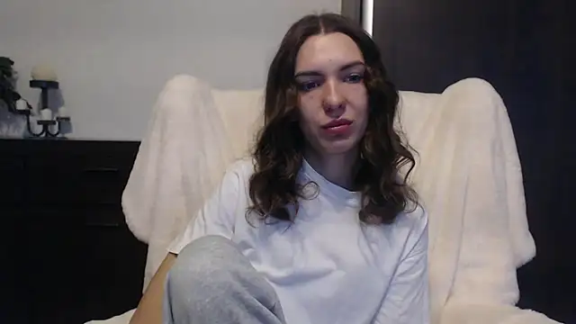 aurora lust online show from 10-23-25, 05:40