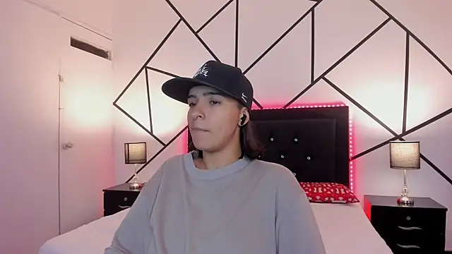 Liiam smith  online show from 02-04-25, 12:00