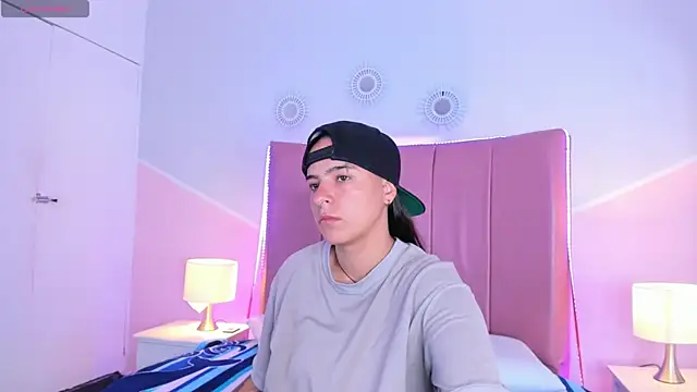 Liiam smith  online show from 09-29-25, 01:16