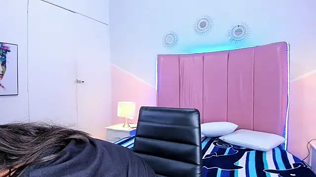 Liiam smith  online show from 10-16-25, 01:56