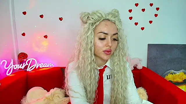 Snapshot of MissisCaty chatting on 02-01-25, 10:44 MissisCaty online show from 02-01-25, 10:44