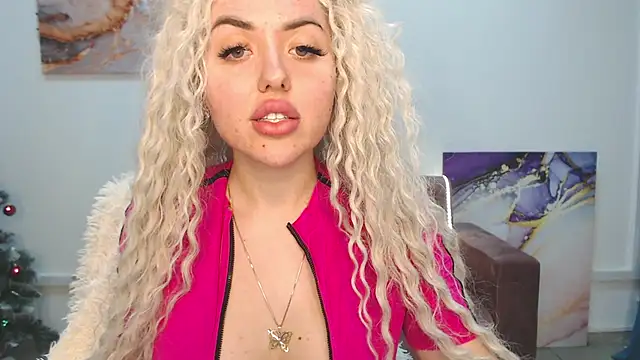 Snapshot of MissisCaty chatting on 02-04-25, 09:38 MissisCaty online show from 02-04-25, 09:38