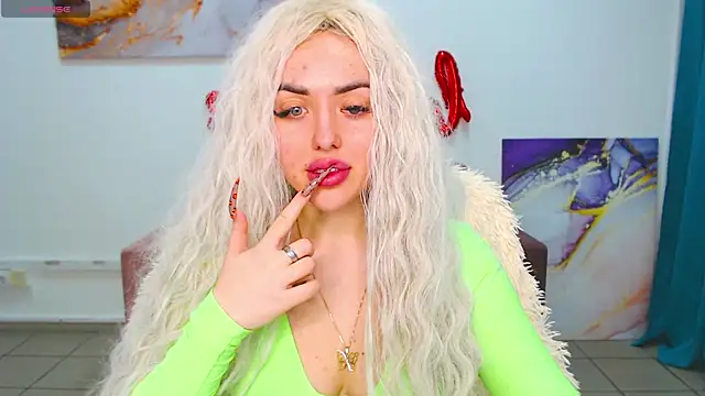 Snapshot of MissisCaty chatting on 03-13-25, 12:46 MissisCaty online show from 03-13-25, 12:46