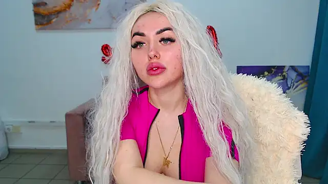 Snapshot of MissisCaty chatting on 03-16-25, 09:49 MissisCaty online show from 03-16-25, 09:49