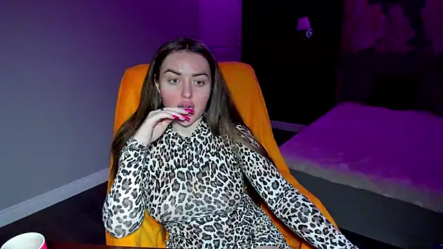 MissisCaty online show from 03-06-26, 03:58