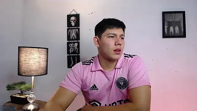 JamesCr  online show from 11-12-25, 12:33