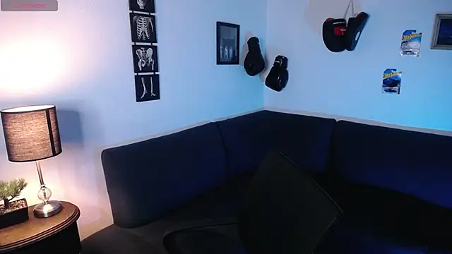 JamesCr  online show from 03-08-26, 02:04