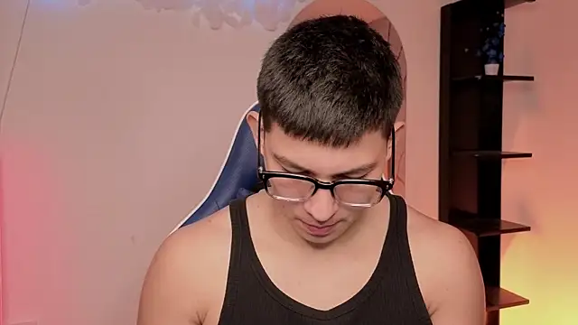 JamesCr  online show from 07-15-26, 12:43