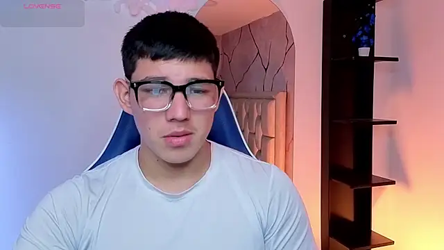 JamesCr  online show from 07-20-26, 12:29