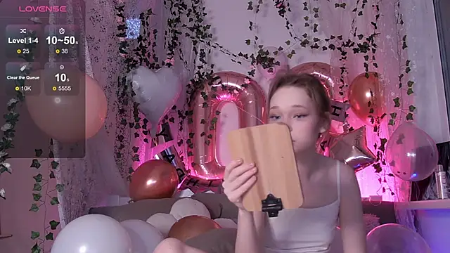 Snapshot of Kellybbface chatting on 12-01-25, 05:23 Kellybbface online show from 12-01-25, 05:23