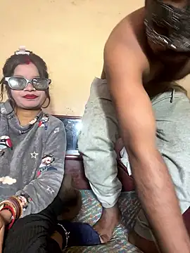 Snapshot of Best_sexy_Couple chatting on 01-09-26, 07:33 Best sexy Couple online show from 01-09-26, 07:33