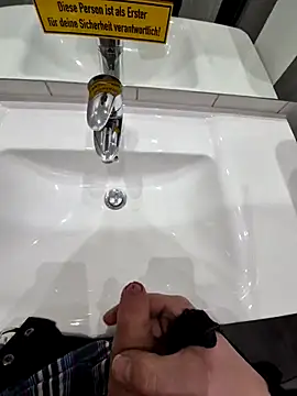 Snapshot of Oli0203@xh chatting on 03-18-26, 07:50 Oli0203xh online show from 03-18-26, 07:50