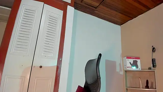 Violetta 0 online show from 10-29-25, 01:35