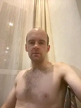 LynnAhNight online show from 11-18-25, 02:50