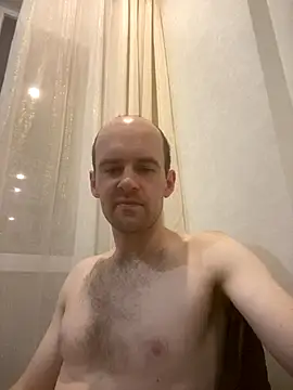 LynnAhNight online show from 11-19-25, 03:17