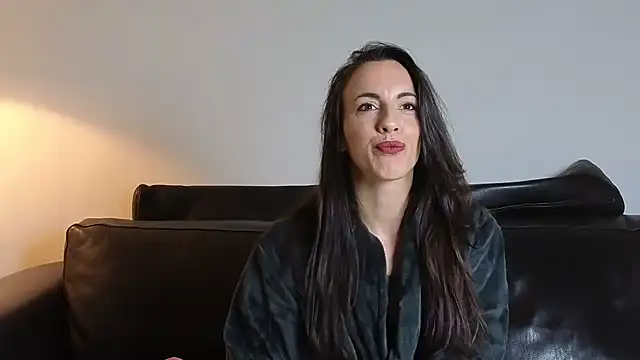 Snapshot of Lenaelle31000 chatting on 02-09-26, 05:06 Lenaelle31000 online show from 02-09-26, 05:06