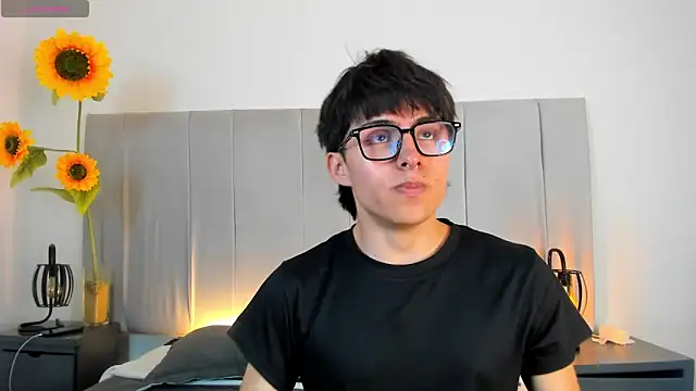 PepperTwink online show from 04-15-26, 04:58