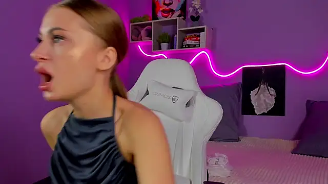 AnitaLamb online show from 02-26-25, 04:58