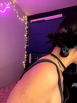 Snapshot of mavimist__ chatting on 10-25-25, 01:02 mavimist online show from 10-25-25, 01:02