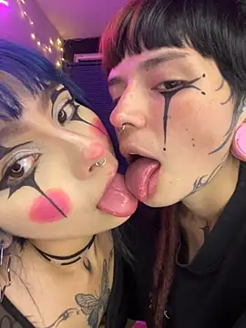 Snapshot of mavimist__ chatting on 10-31-25, 02:56 mavimist online show from 10-31-25, 02:56