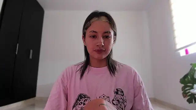 ggor4w33 online show from 03-19-26, 04:44