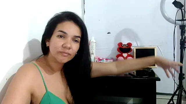 Snapshot of tezza_smith chatting on 02-24-25, 03:55 tezza smith online show from 02-24-25, 03:55