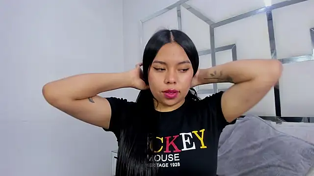 ZoeWan69 online show from 09-23-25, 12:19