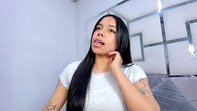 ZoeWan69 online show from 11-28-25, 12:08