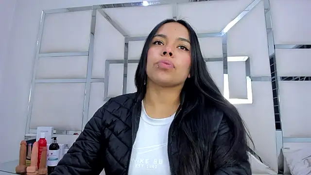 ZoeWan69 online show from 12-03-25, 11:30