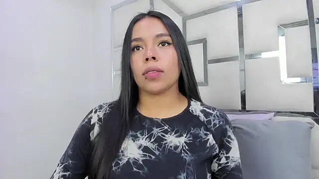 ZoeWan69 online show from 04-07-26, 02:06