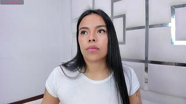 ZoeWan69 online show from 05-31-26, 06:09