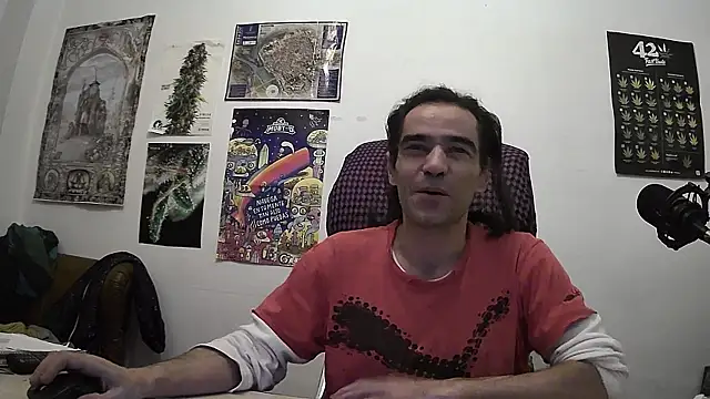 ReyDeBotones online show from 04-19-26, 08:33