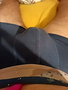 Snapshot of Dam70 chatting on 09-11-25, 08:20 Dam70 online show from 09-11-25, 08:20