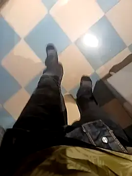 Snapshot of Dam70 chatting on 09-17-25, 04:58 Dam70 online show from 09-17-25, 04:58